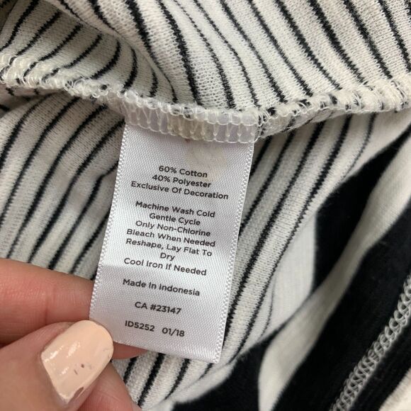 T by Talbots Top Women 0P Petite Black Ivory Striped Notch V Neck Crochet Fringe - Picture 10 of 13